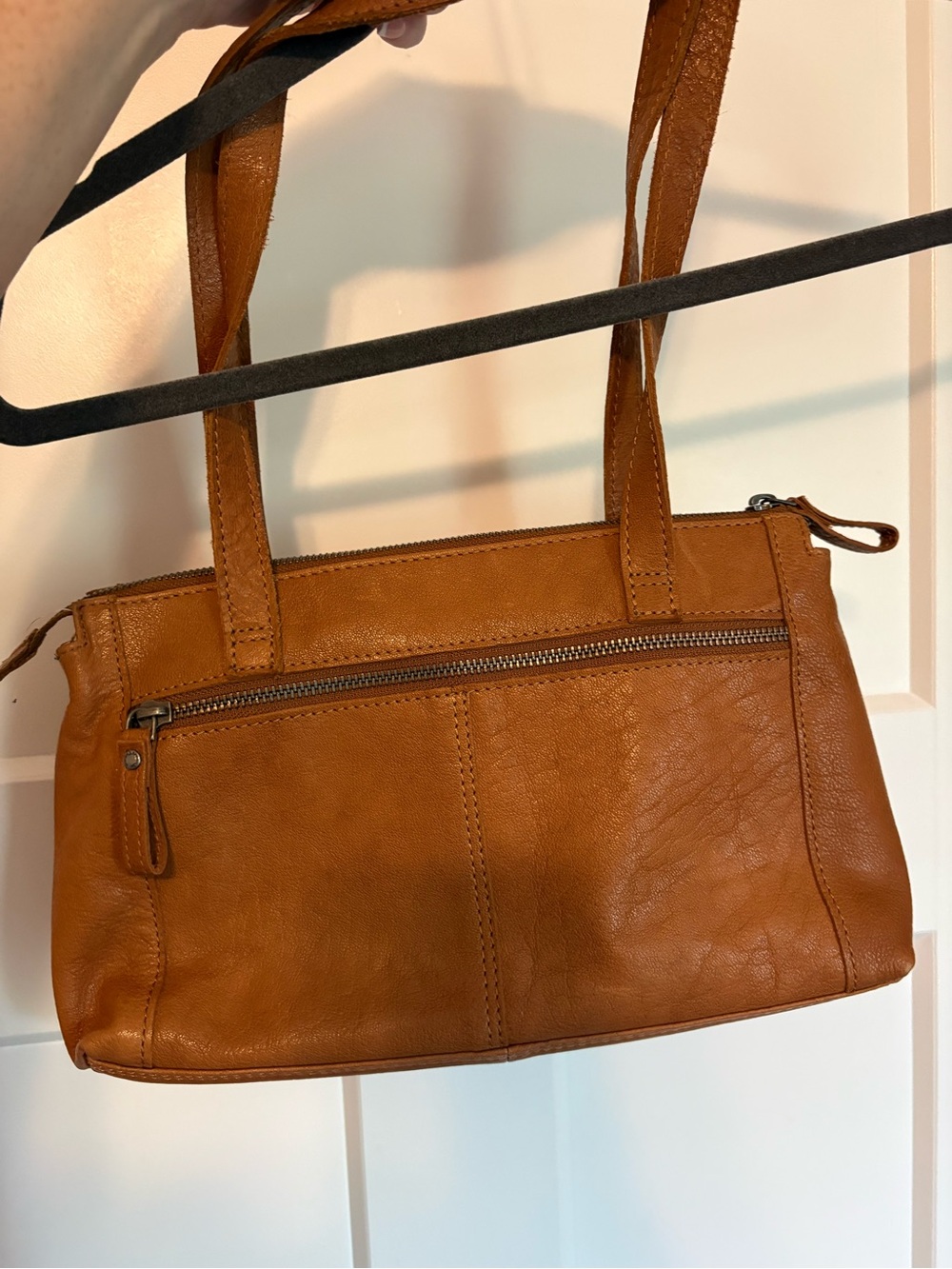 Women's Shoulder Bag in Brown Leather - Classic Everyday Carry - Picture 5 of 10